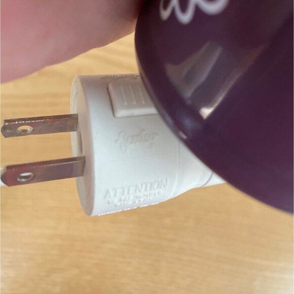 Scentsy Plug-In Wax Warmer Purple Daisy Craze Floral Design Ceramic Night Light - Picture 6 of 8